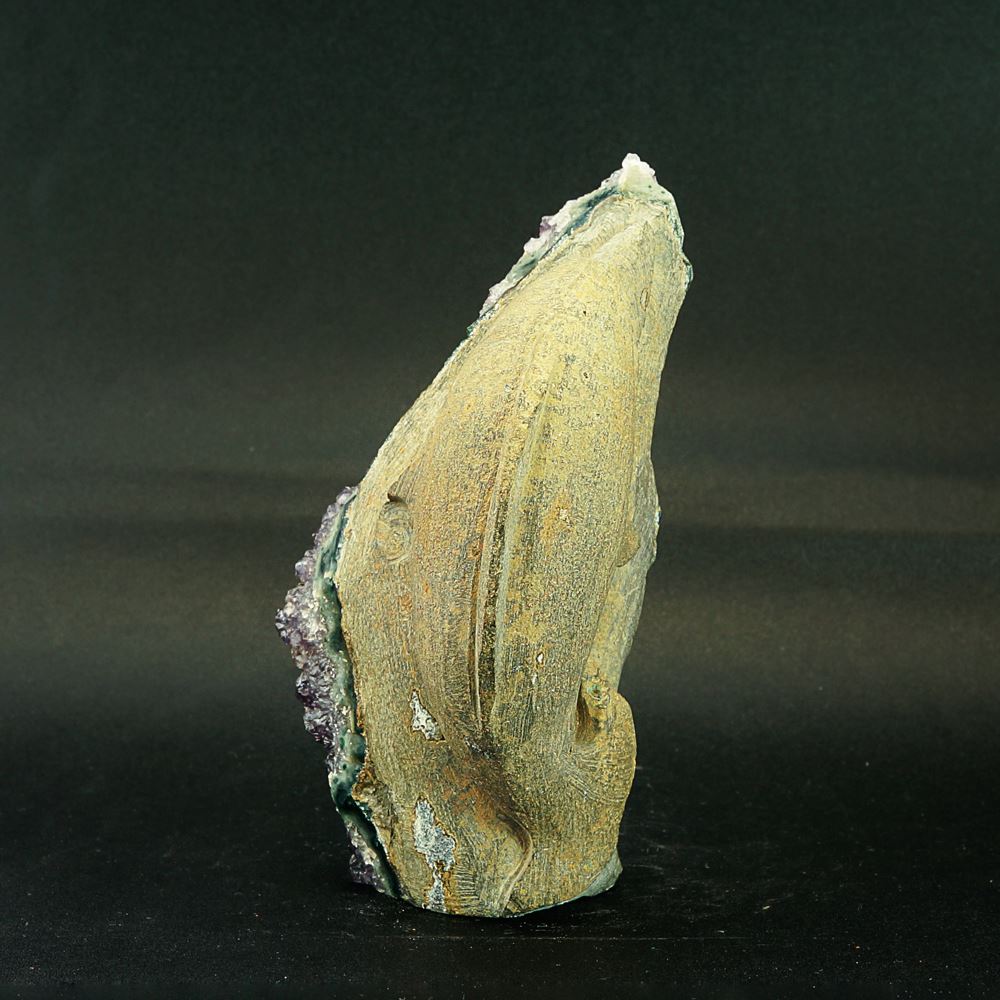 激レア！ アメジストと熔岩石のコラボ 手彫り 彫刻 イルカ 237g 天然石