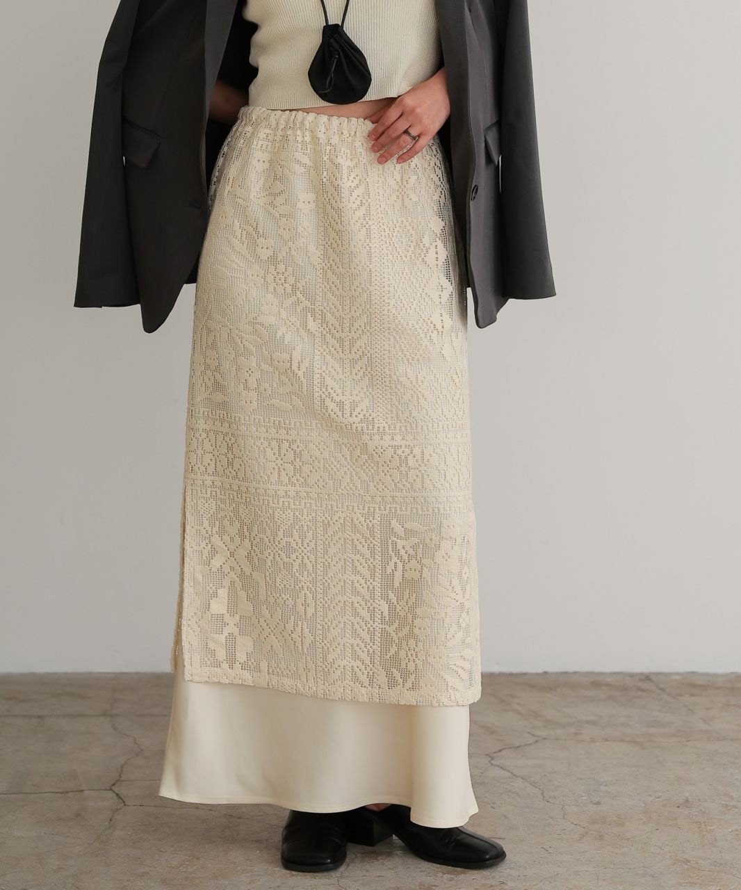 レースレイヤードサテンスカート