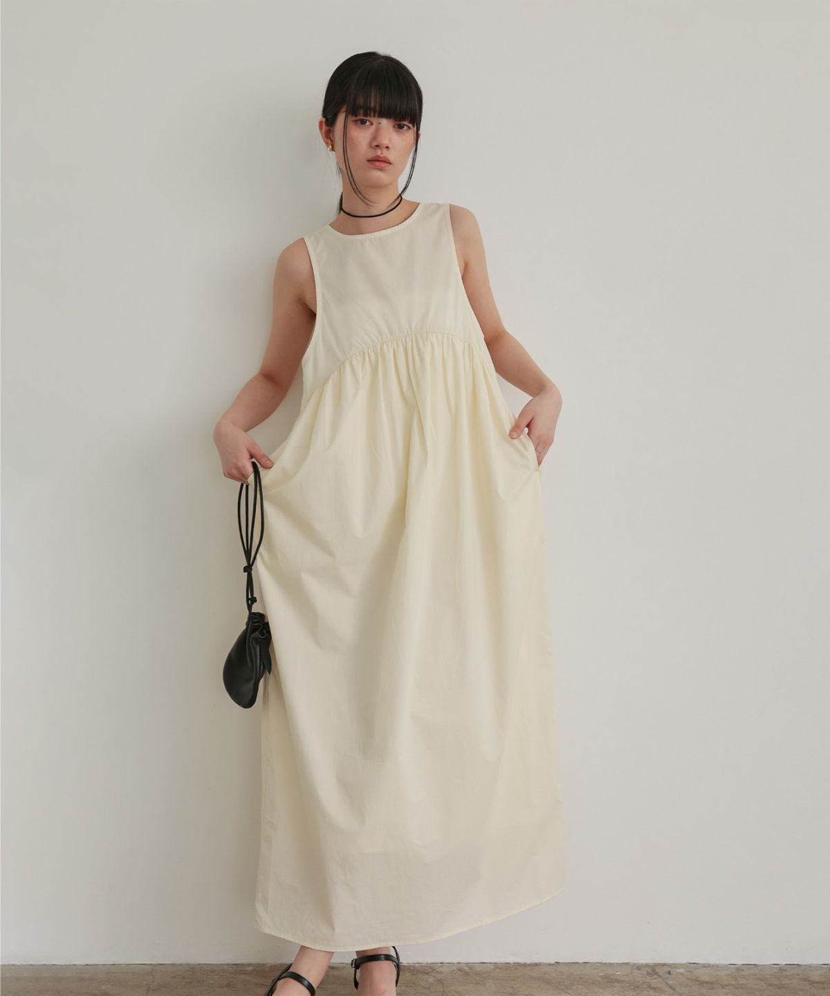sleeveless cocoon dress