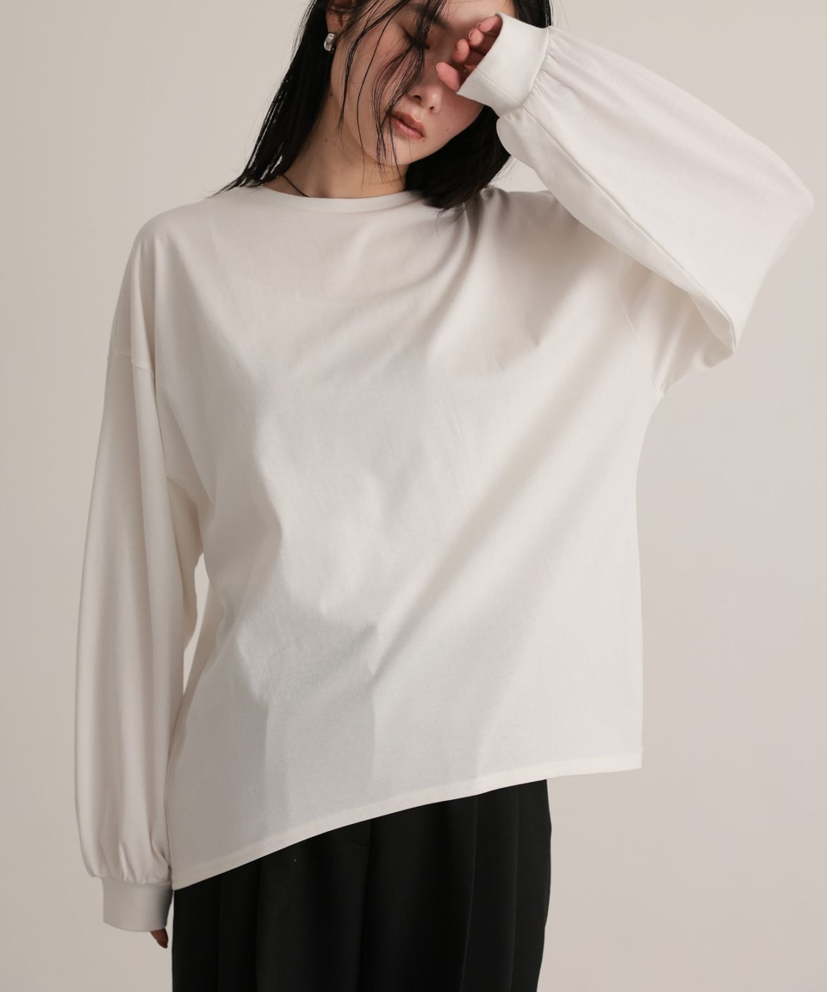 【attiree】【無地】【UVカット】ボリューム袖長袖Tシャツ