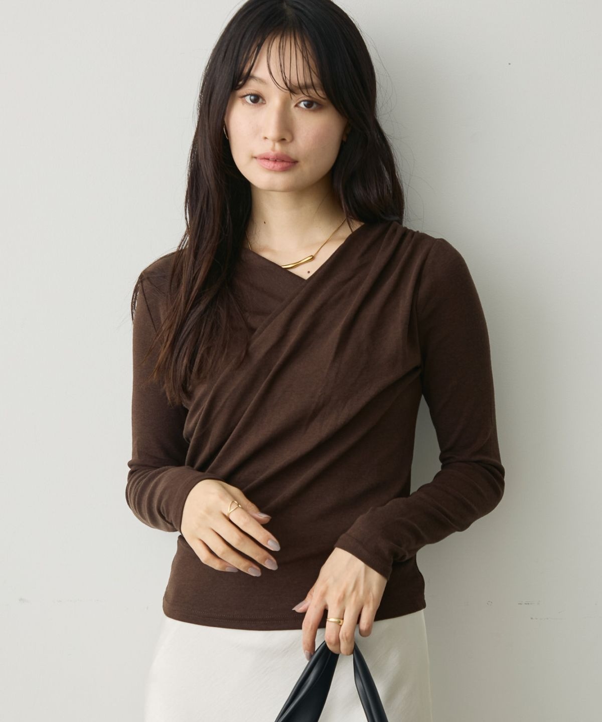 【attiree】アシメドレープ長袖プルオーバー