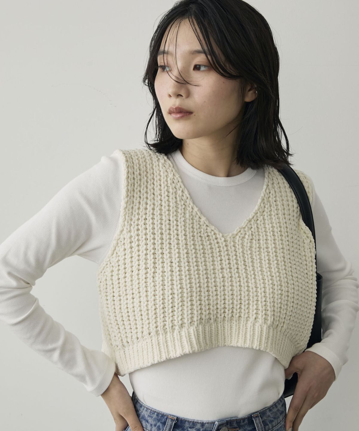 【attiree】モールヤーン ショート丈ニットベスト