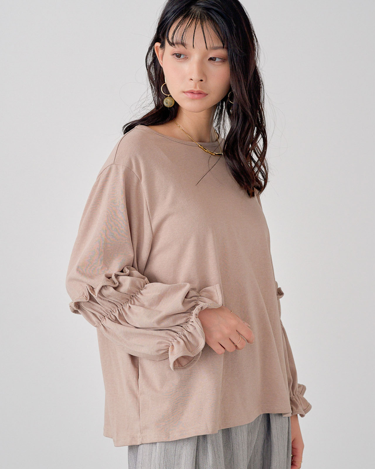 【attiree】スリーブデザインカットソープルオーバー