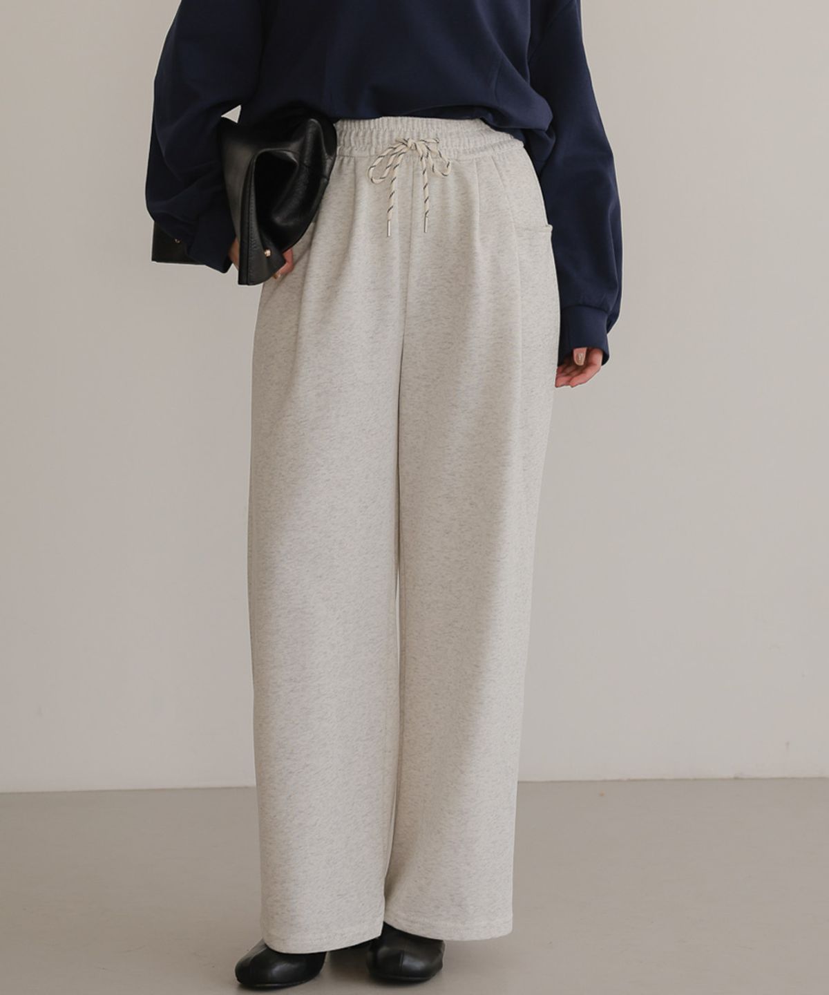 【attiree】ワイドストレートスウェットパンツ