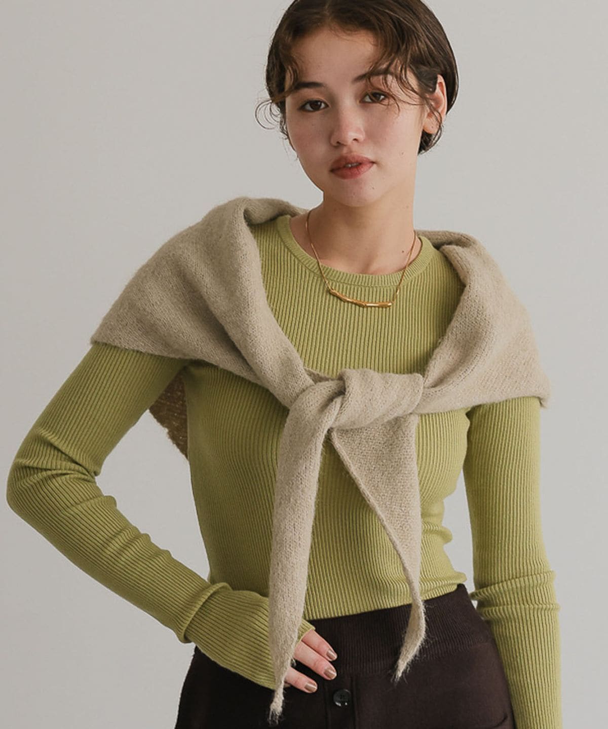 【attiree】トライアングル型 ニットストール