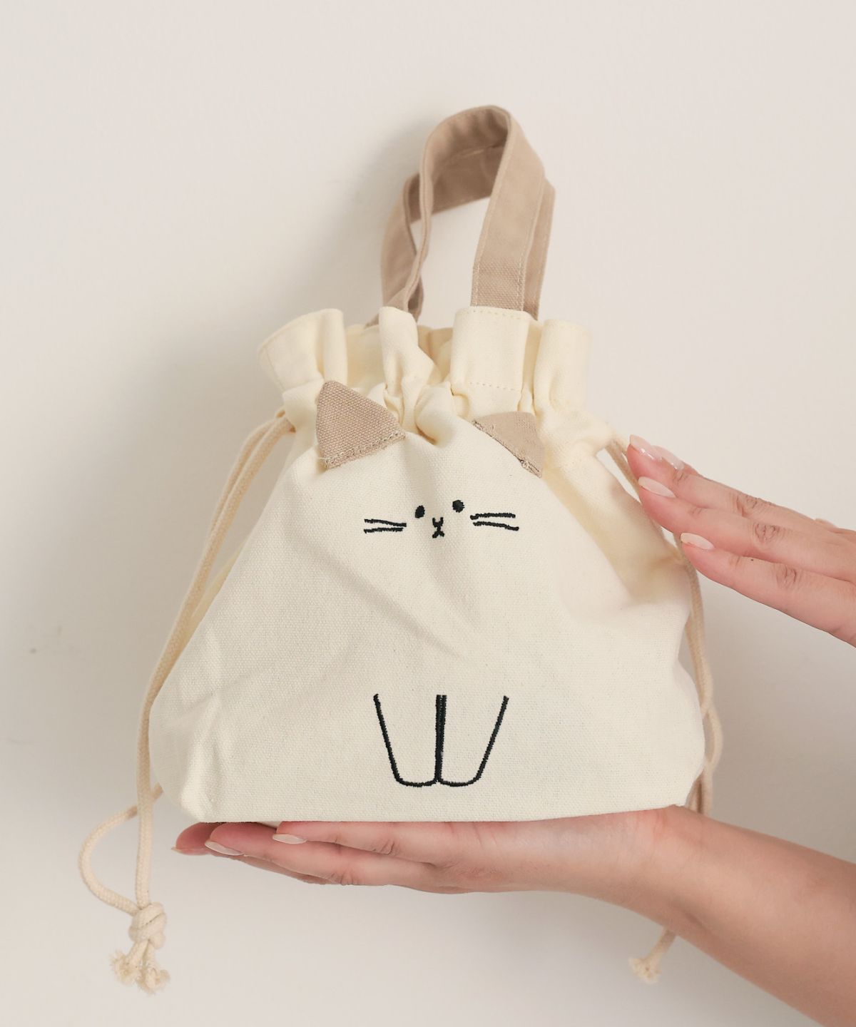 【attiree】ねこねこ 取っ手付き巾着
