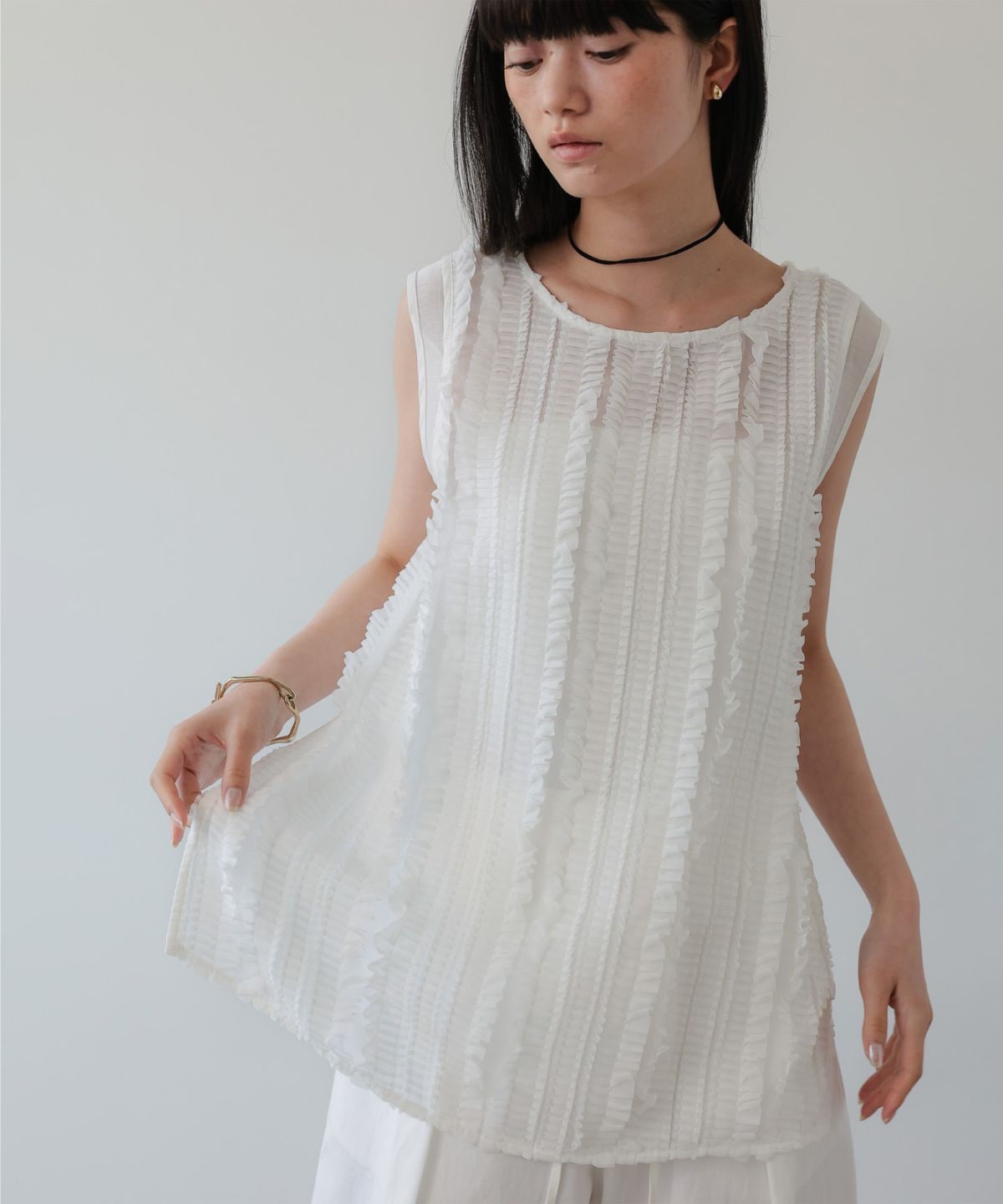 Pleated Frill Sleeveless Pullover