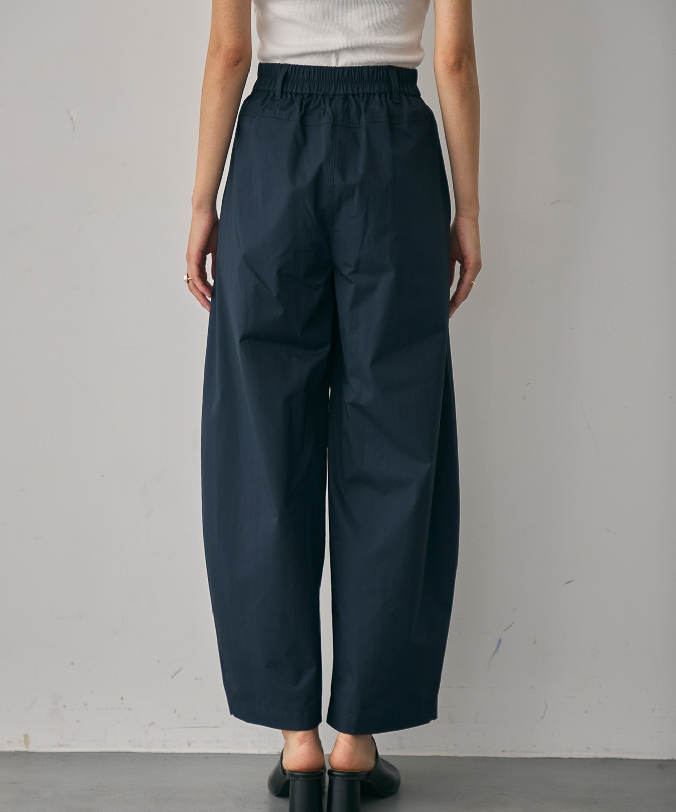 本日のみ　YENN KNEE TUCK SWEAT PT /新品タグ付き ànuke online store（アンヌーク） / Pintuck Knit PantsPintuck Knit