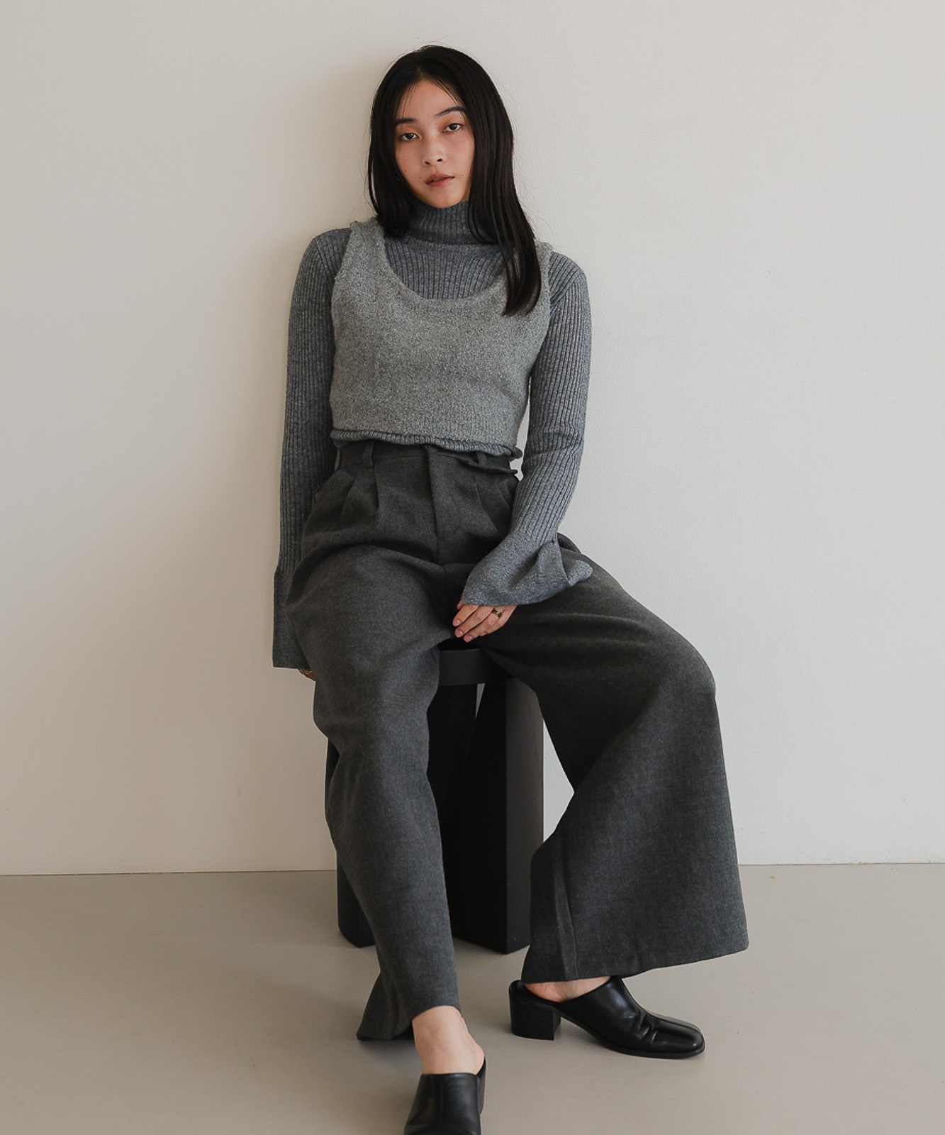 ブークレビスチェ付フレアカフスリブタートルニット | NEW ARRIVAL