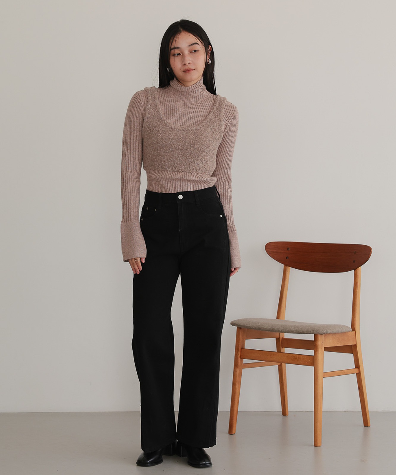 50ブレインタートル ブークレビスチェ付フレアカフスリブタートルニット | NEW ARRIVAL