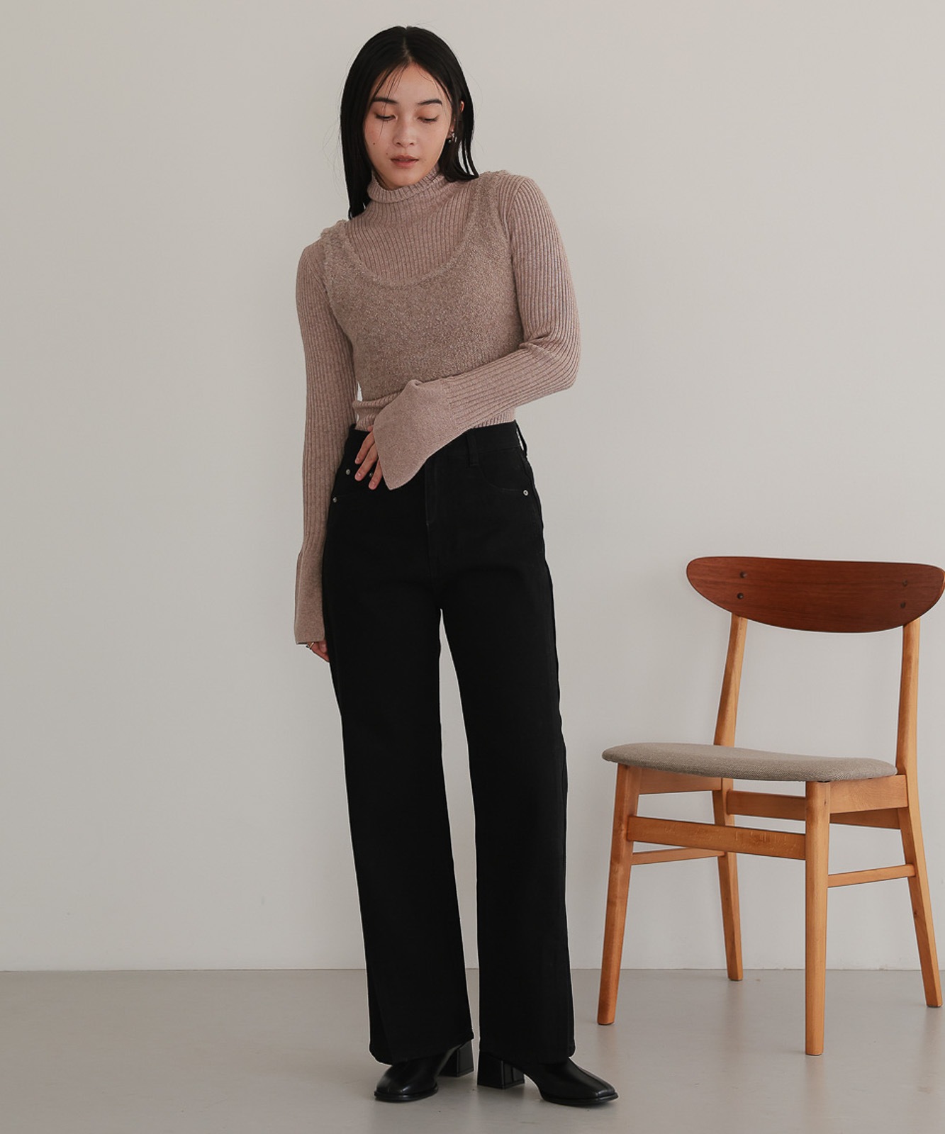 ブークレビスチェ付フレアカフスリブタートルニット | NEW ARRIVAL