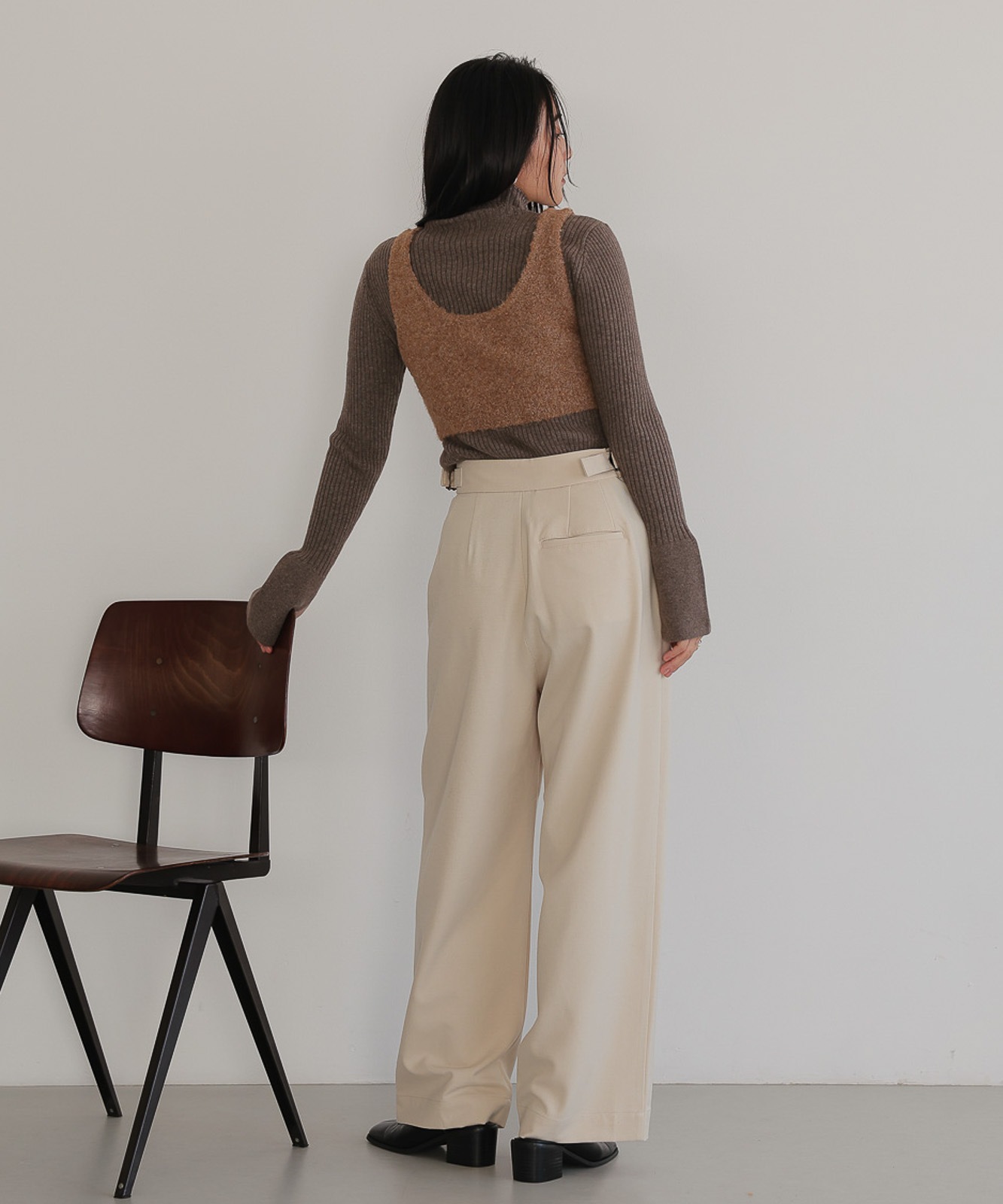 ブークレビスチェ付フレアカフスリブタートルニット | NEW ARRIVAL