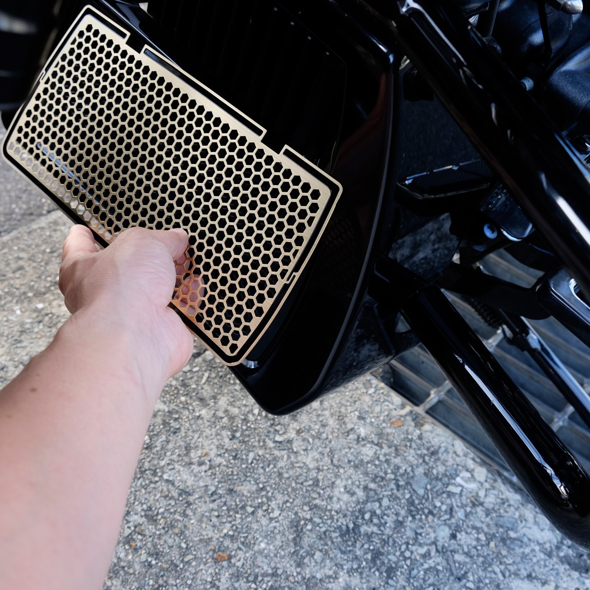 ラジエターガードカバー MW8 Touring models