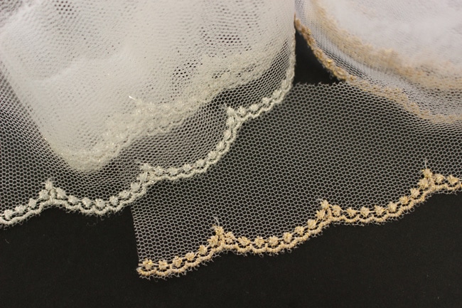 た*や様 ❤︎チュールレースのコ　alimie ウニコ 幅約40mm/874004【ラメ】刺繍チュールレース 小粒ドットの縁取りが