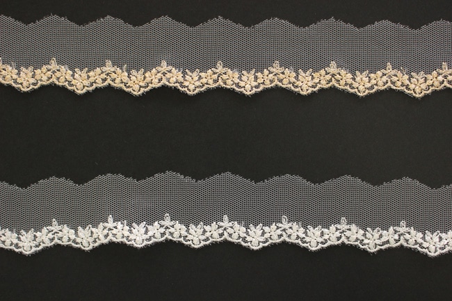 幅約37mm/874006【ラメ】刺繍チュールレース 凛とした小花柄ラメ刺繍  
