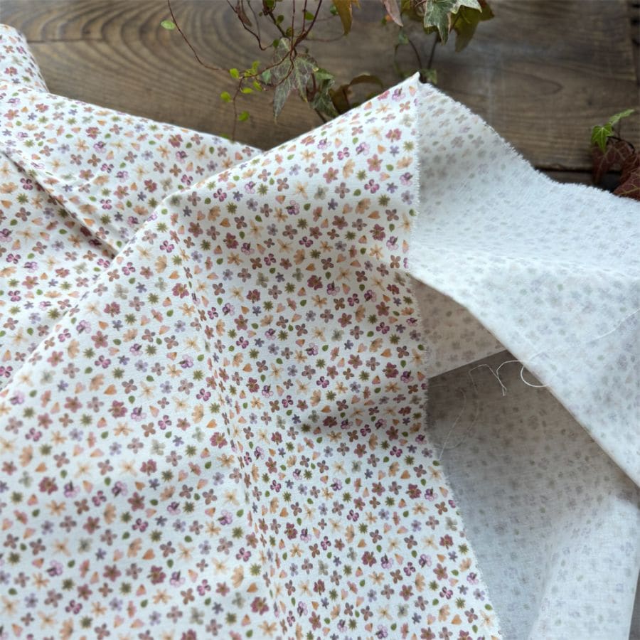 【145cm×50cm】ドイツ輸入生地　 ローズとベリーのドライフラワーの生地　acufactum