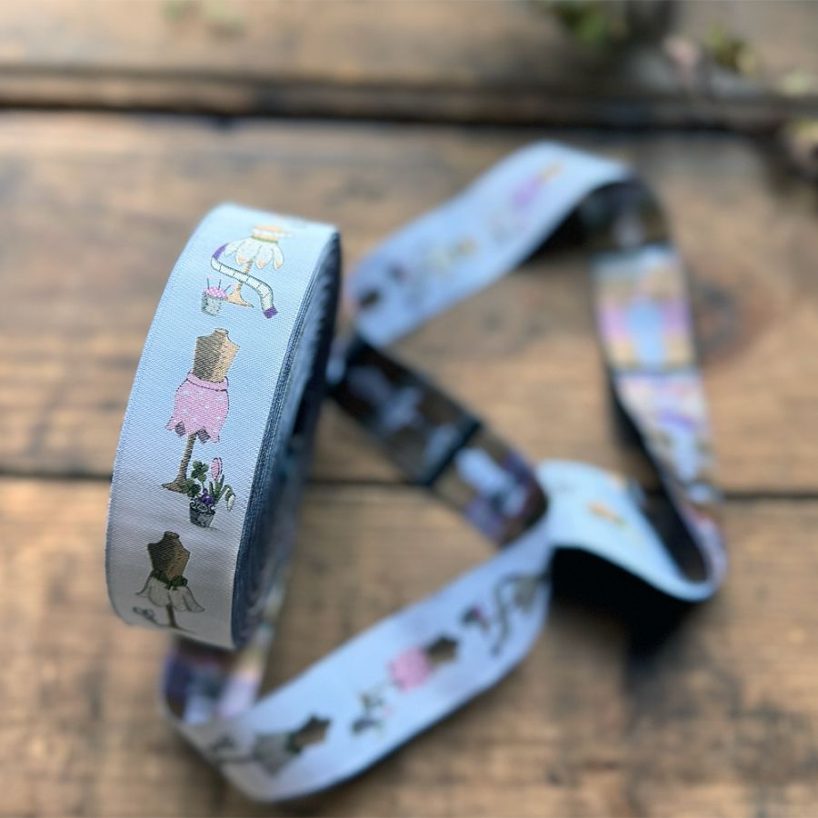 【50cm単位】約幅32mm　トルソー、メジャー、ピンクッション、仕立て屋さんのリボン　チロリアンテープ