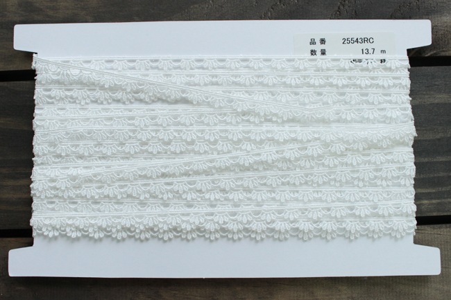 幅約10mm/オフホワイト/25543 レーヨン・ポリエステル国産ケミカルレース　細幅！ドール用にも！<BR>1ｍ単位です