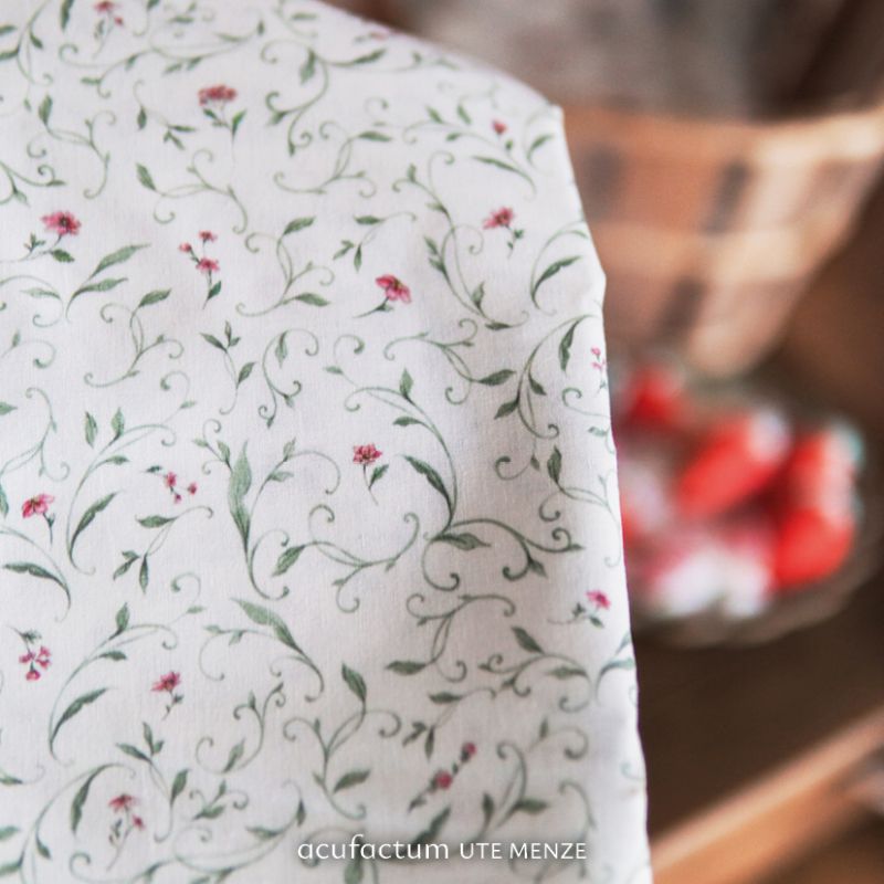 【145cm×50cm】ドイツ輸入生地　acufactum970 ツタと小花の生地