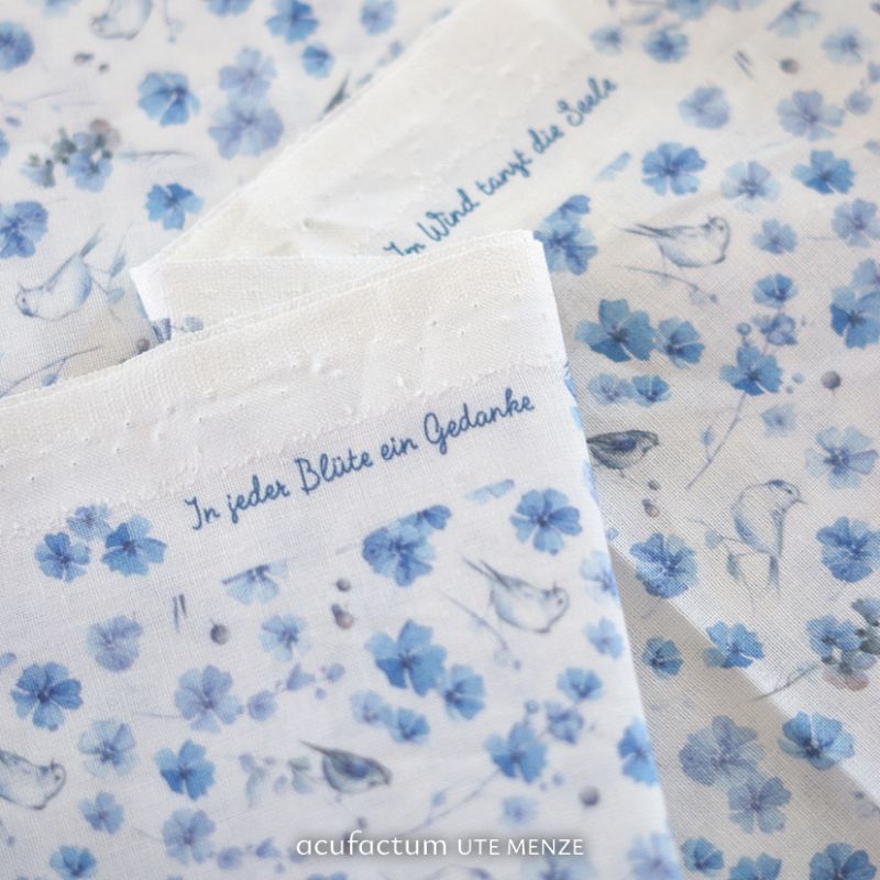 【145cm×50cm】ドイツ輸入生地　 ブルーの小花と鳥の生地　acufactum