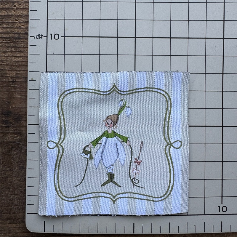 【ドイツ製】acufactum 大判 刺繍タグ ［スノードロップフェアリー］ | マキシパッチ 織ネーム アクファクトゥム