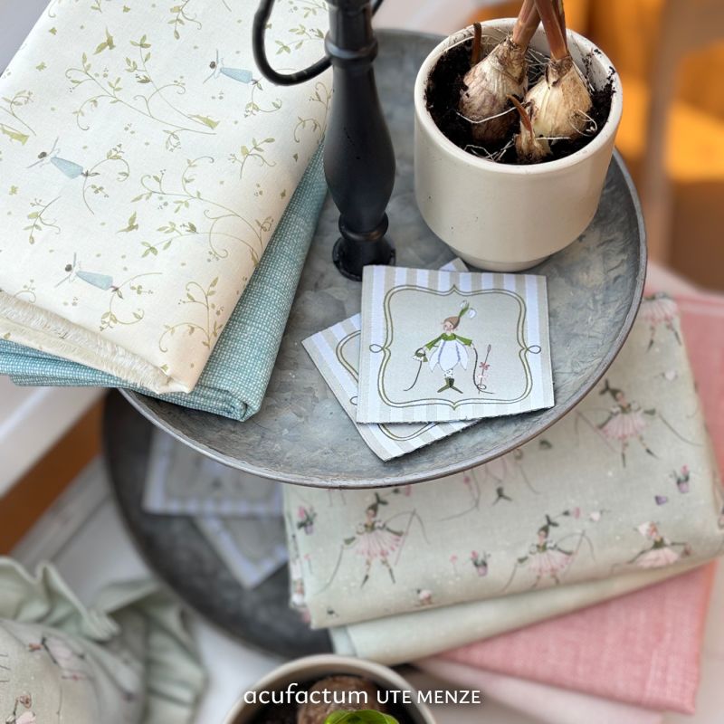 【ドイツ製】acufactum 大判 刺繍タグ ［スノードロップフェアリー］ | マキシパッチ 織ネーム アクファクトゥム