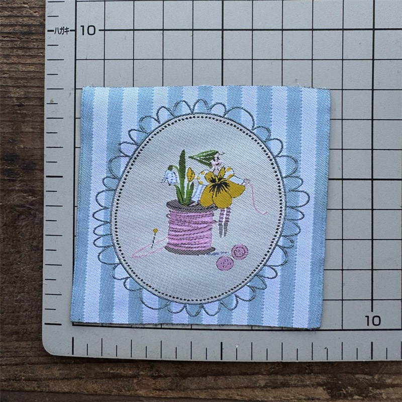 【ドイツ製】acufactum 大判 刺繍タグ ［裁縫の妖精］ | マキシパッチ 織ネーム アクファクトゥム