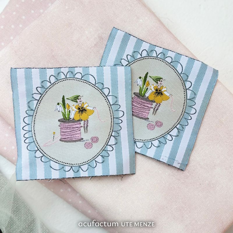 【ドイツ製】acufactum 大判 刺繍タグ ［裁縫の妖精］ | マキシパッチ 織ネーム アクファクトゥム