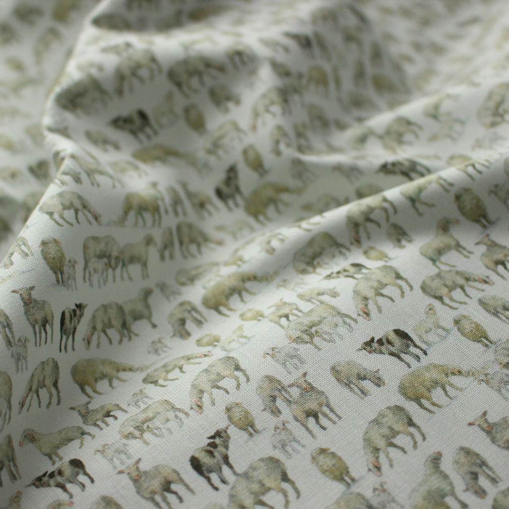 【140cm×50cm】ドイツ輸入生地　acufactum766　羊、子羊、牛柄　牧草地の動物たち柄の生地