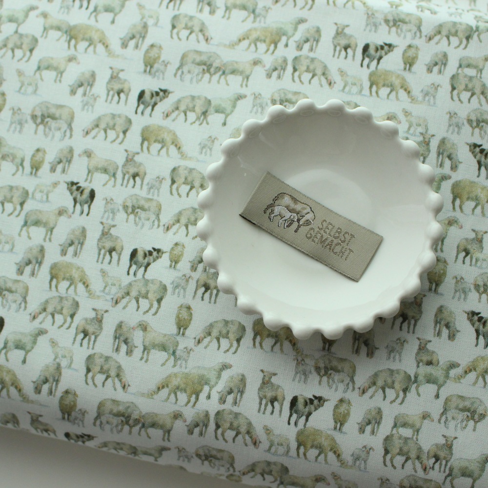 【140cm×50cm】ドイツ輸入生地　acufactum766　羊、子羊、牛柄　牧草地の動物たち柄の生地