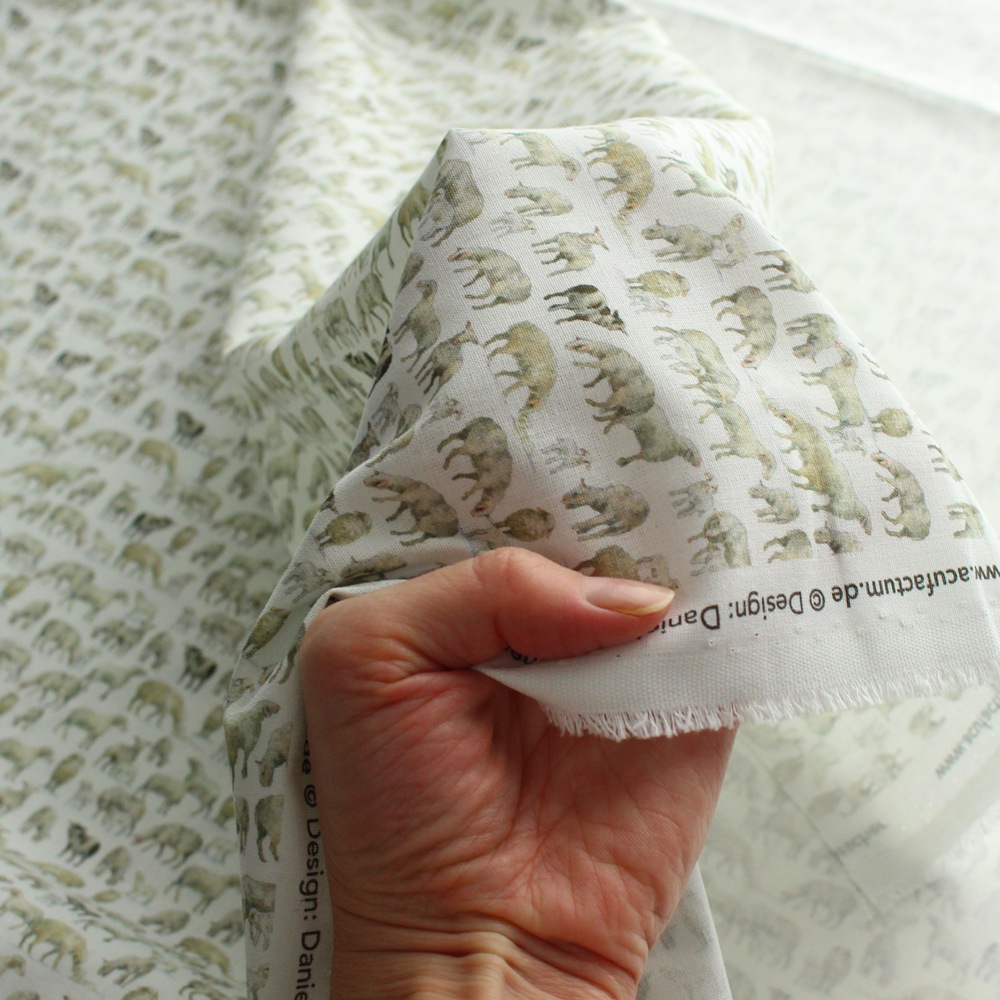 【140cm×50cm】ドイツ輸入生地　acufactum766　羊、子羊、牛柄　牧草地の動物たち柄の生地