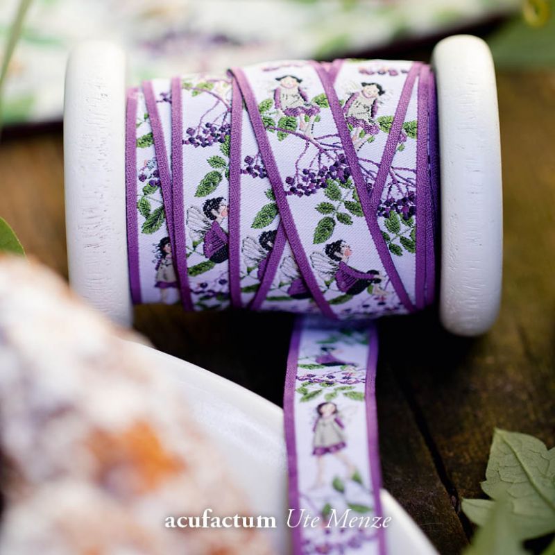 【50cm単位】acufactum324 約幅16mm　ニワトコと妖精柄のジャガードリボン　チロリアンテープ