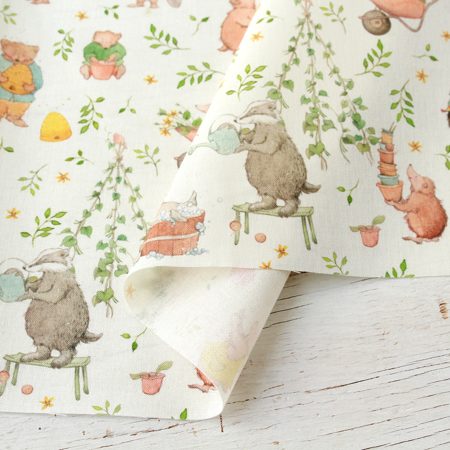 145cm×50cm】ドイツ輸入生地 acufactum870 アナグマ、熊、ウサギたちの