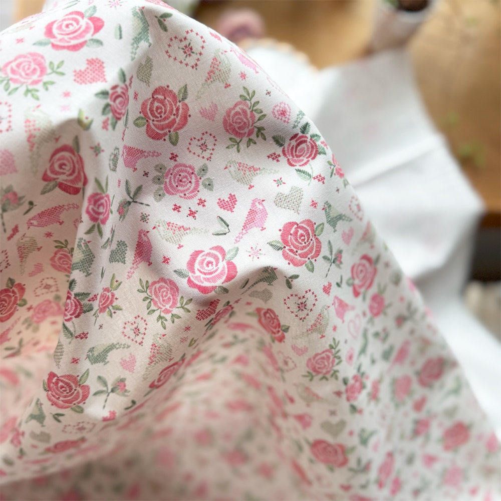 【145cm×50cm】ドイツ輸入生地 acufactum998 刺繍のようなバラ柄の生地