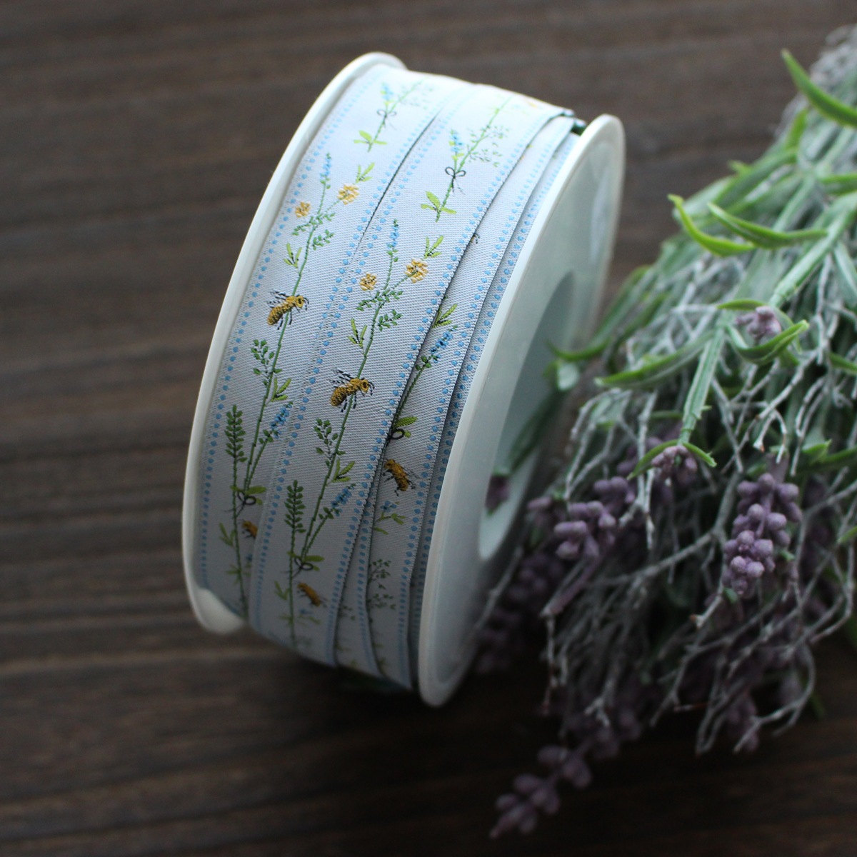 acufactumアクファクトゥム【50cm単位】約幅16mm-縦柄/草原のみつばち柄ジャガードリボン　チロリアンテープ