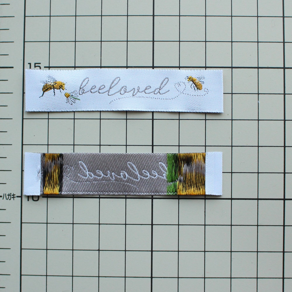 【acufactum282】 約1.6cm×約7.5cm幅- ミツバチの愛 bee loved タグ ラベル 織ネーム