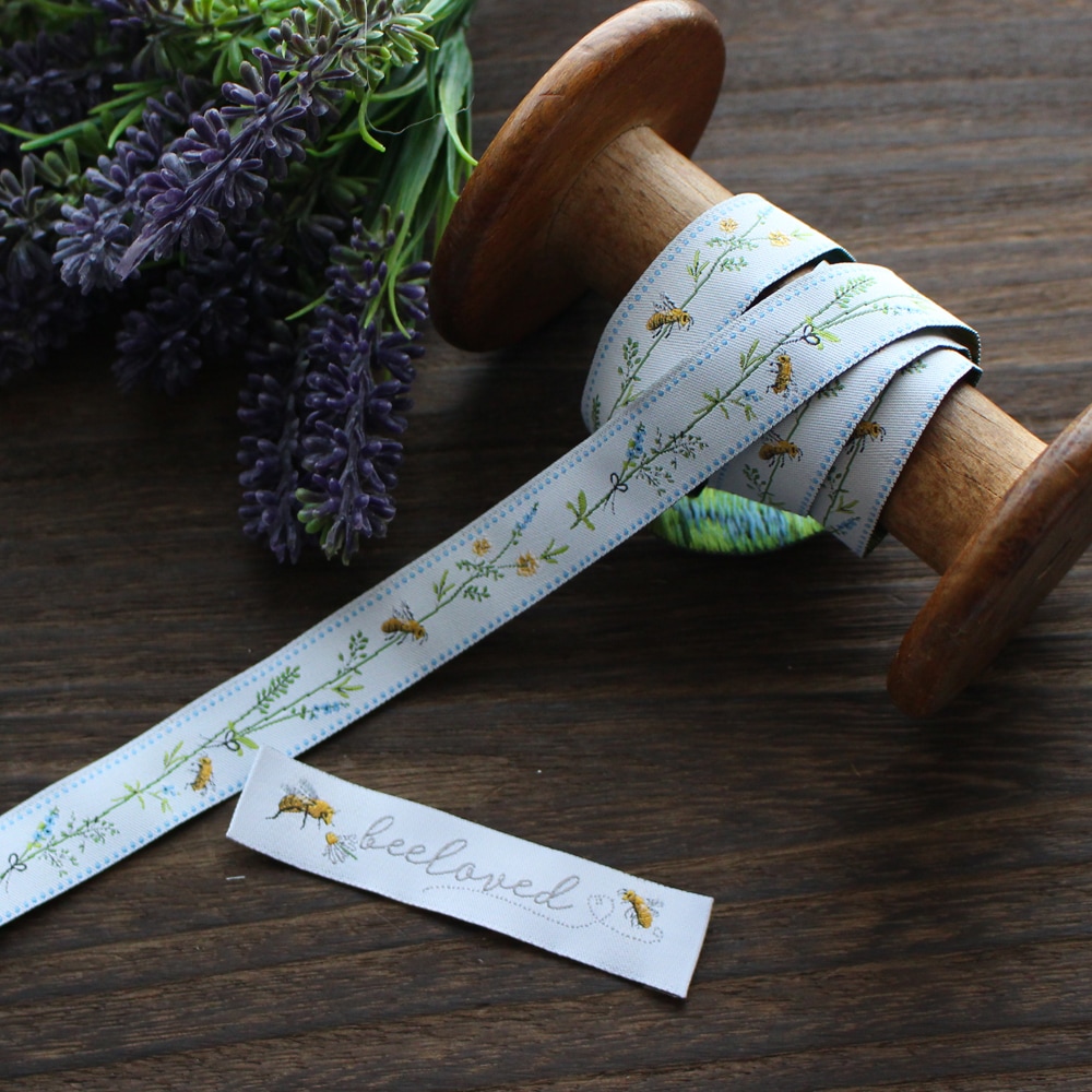 【acufactum282】 約1.6cm×約7.5cm幅- ミツバチの愛 bee loved タグ ラベル 織ネーム