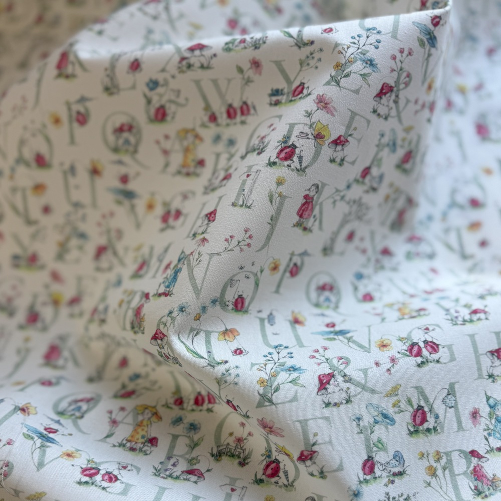 輸入生地⑤Betsy③ 145cm×50cm】ドイツ輸入生地 acufactum965 てんとう虫とアルファベット