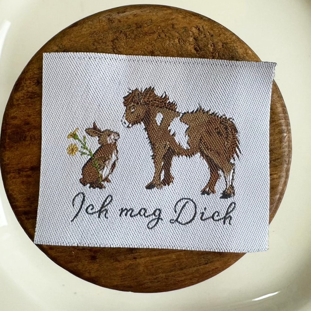 【acufactum388】 約5cm×約4cm--(大）ウサギと馬のタグ　ラベル　織ネーム