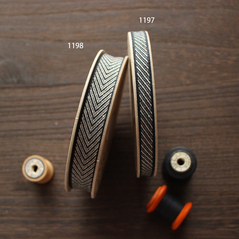 No,1198-18mm リネン100% ヘリンボーン柄リボン V字模様リネンリボン