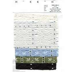 7025-220-1 50ﾌﾞﾛｰﾄﾞ刺繍　幾何