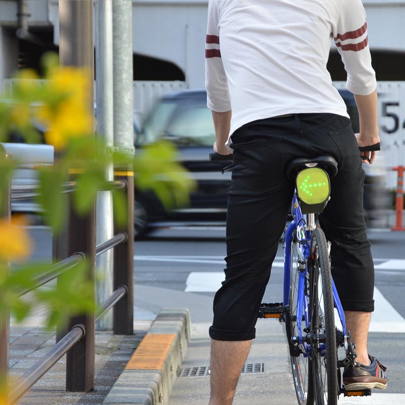 公式 サンコーレアモノショップ 自転車用ワイヤレス方向指示器付きサドルバッグ 販売ページ 公式 サンコーレアモノショップ 自転車用ワイヤレス方向指示器付きサドルバッグ 販売ページ