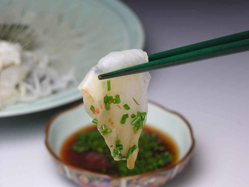 【産地取り寄せ商品】とらふぐ 刺身 1人前×4皿 林商店　小分け皿　冷凍（送料別）(n)