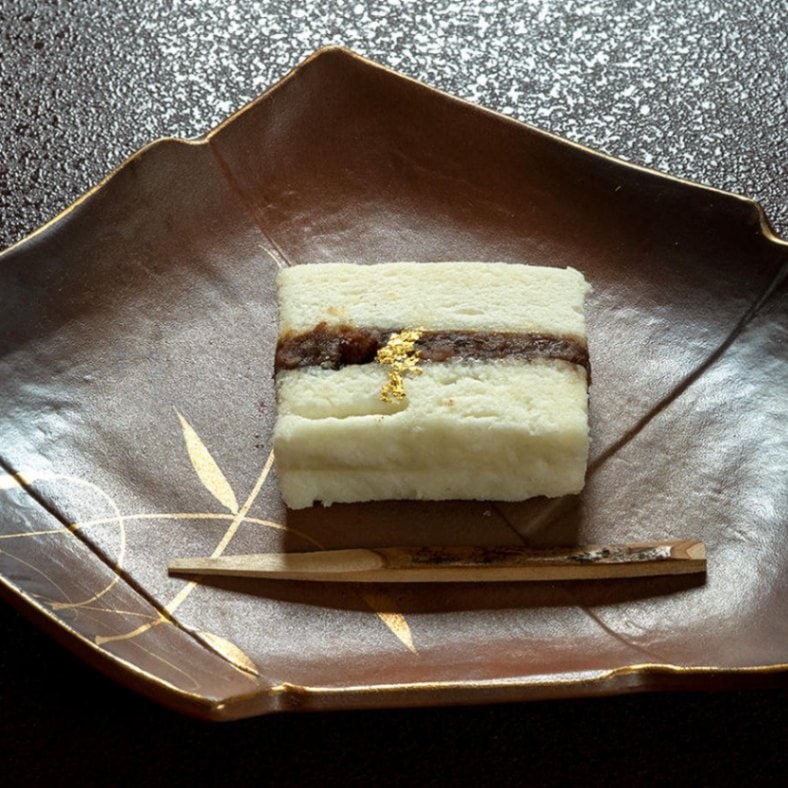 【産地取り寄せ商品】白檀(びゃくだん) 10個入り (株)栴檀(せんだん) | スイーツ 菓子 贈答 ギフト 吟醸酒粕 愛媛 道後 旅館(送料別)(n)