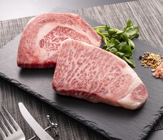 【産地取り寄せ商品】おかやま和牛（A5等級）ステーキ300ｇ 石井食品（送料別）(n)