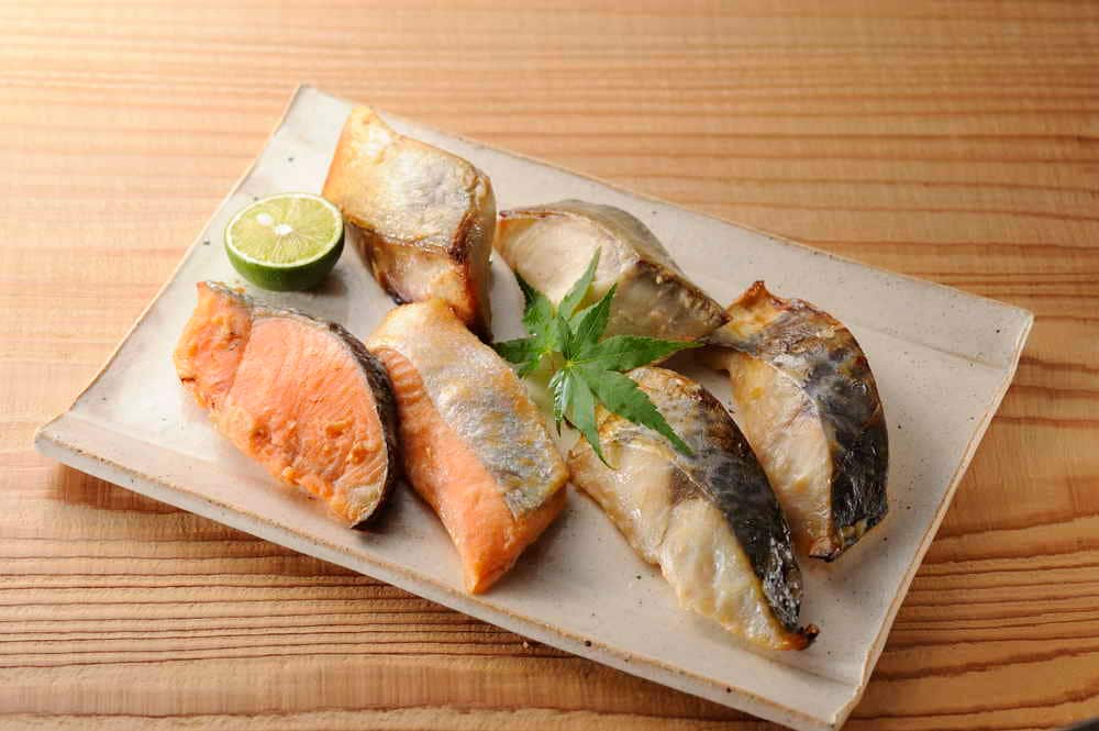 【産地取り寄せ商品】竹八 骨取り 西京味噌漬詰合せ 8切 HN-8(秋田物産)(送料別)