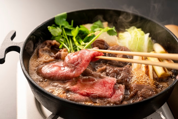 オリーブ牛（金ラベル）すき焼しゃぶしゃぶ（肩ロース400g）　(石井食品)(冷凍)