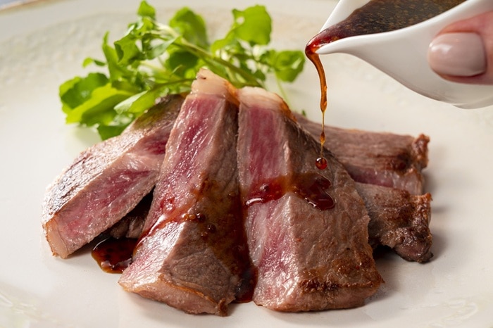 おかやま和牛肉ステーキ 300g　(石井食品)(冷凍)