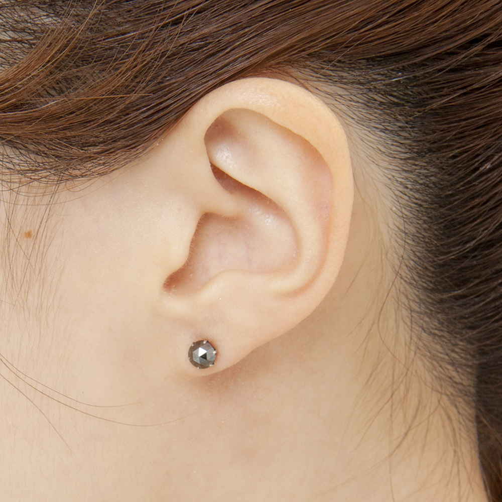 当日支払】プラチナブラックダイヤ計1.0ctピアス(鑑別カード付