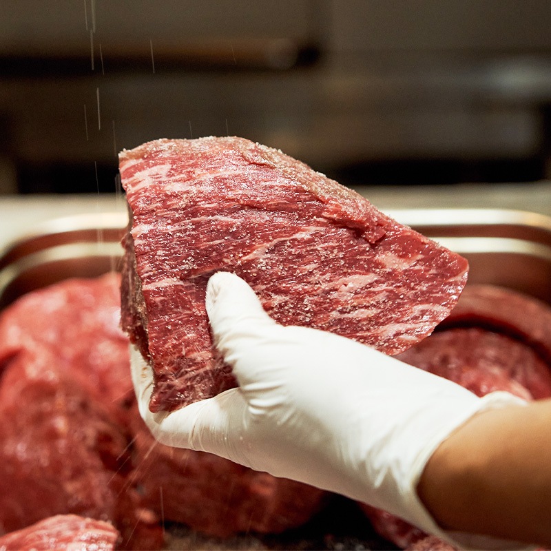 三宿ローストビーフ 500g 2~3名用（2種のソース付き）ご家族や友達一緒に楽しめる塊肉